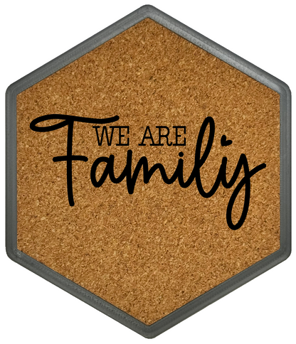 Kork Untersetzer mit Flaschenöffner und Motiv We are Family