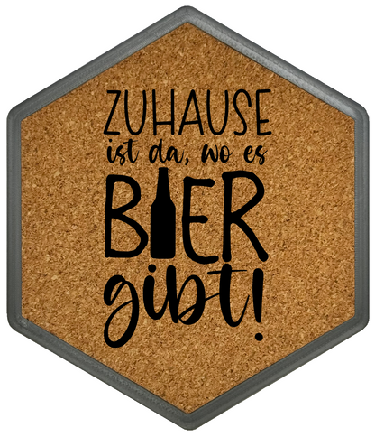 Kork Untersetzer mit Flaschenöffner und Motiv Zuhause ist da, wo es Bier gibt!