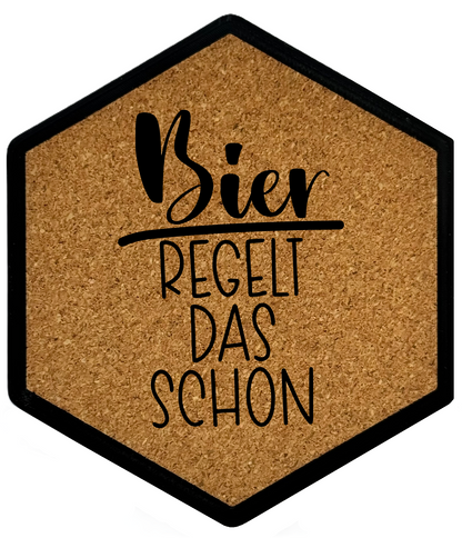 Kork Untersetzer mit Flaschenöffner und Motiv Bier regelt das schon