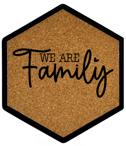 Kork Untersetzer mit Flaschenöffner und Motiv We are Family